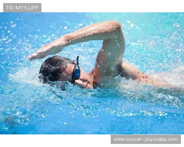 “宽板滑水：东三叉湖赛场让水面上的挑战更具视觉冲击力”